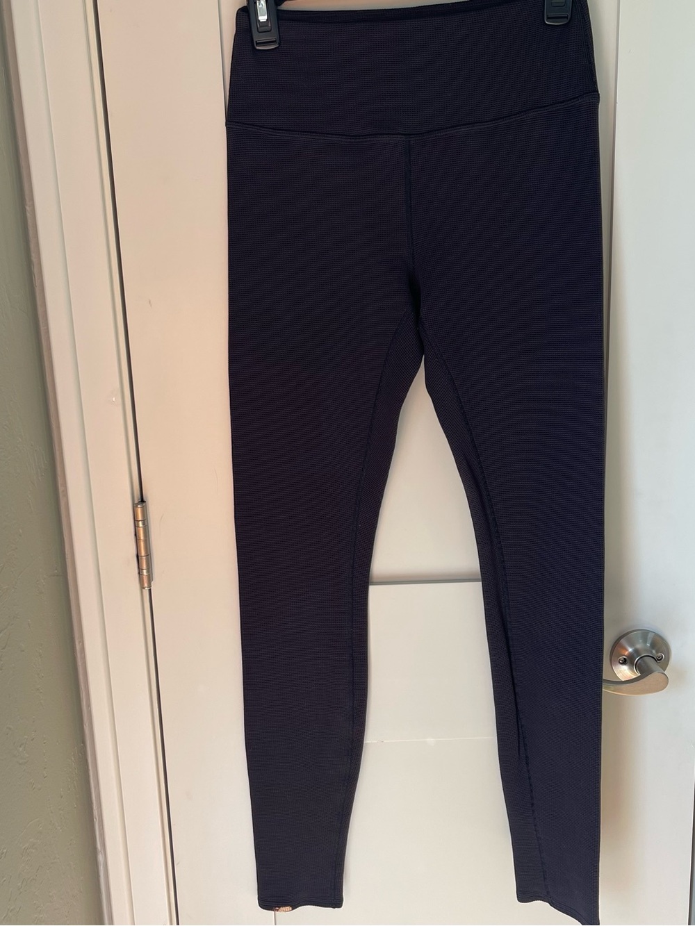 Alo Yoga High-Waist Micro Waffle Leggings Black Medium Ankle Performance